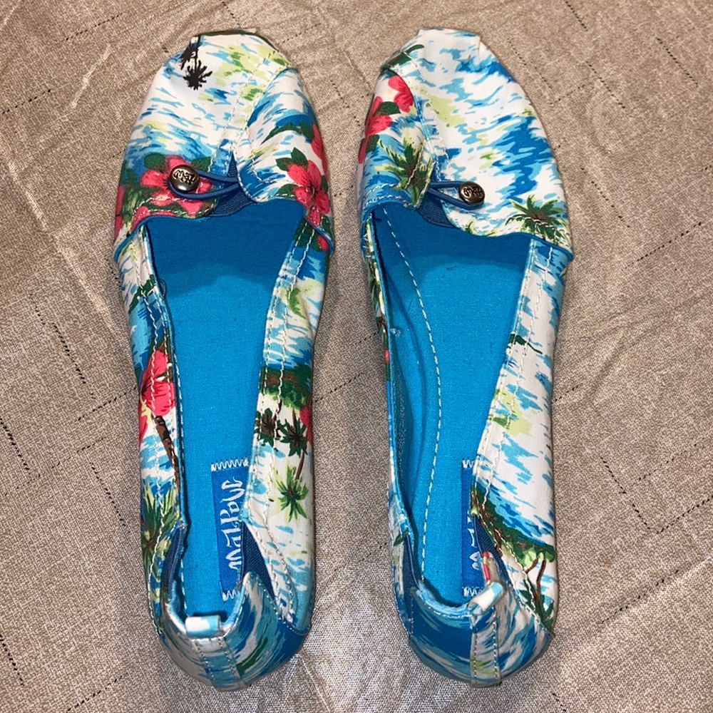 NWOT tropical print Mad Love slip on shoes